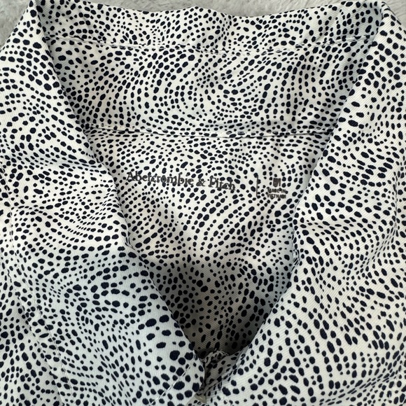 Abercrombie & Fitch Short Sleeve Button Up White/Blue Pomegranate Print Men’s M - Picture 2 of 9